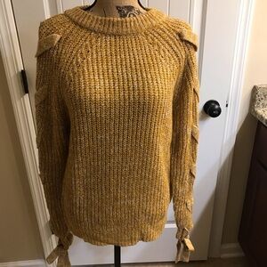 💛LOVE TREE Tie Sweater